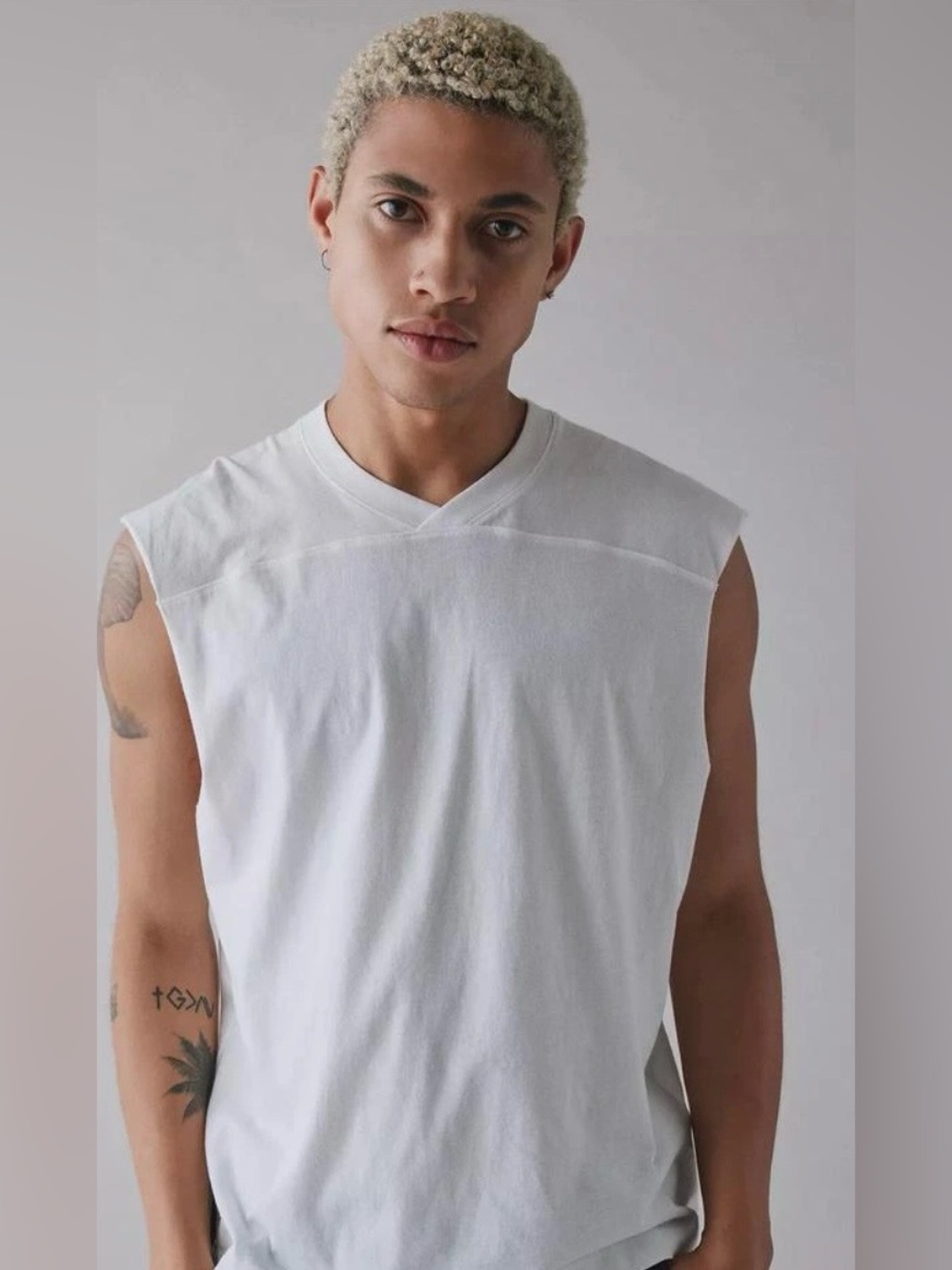 Men's White V-Neck Sleeveless Tank Top